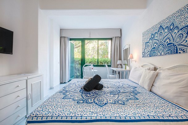 Paradiso Terme Resort & Spa - Wohnbeispiel Doppelzimmer Komfort Gartenseite mit Terrasse (Zimmercodierung DF1)