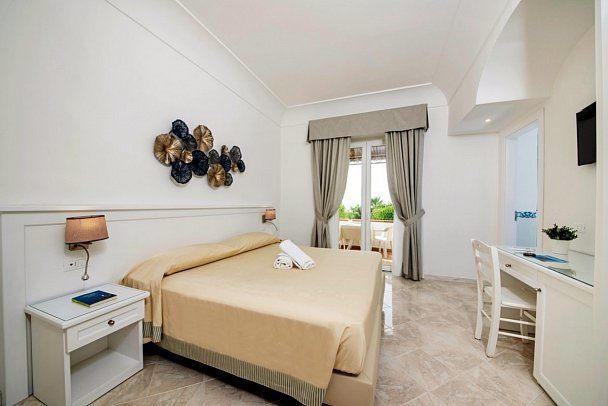 Villa Melodie - Wohnbeispiel Doppelzimmer Meerblick (Zimmercodierung DBM)