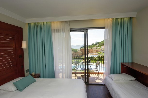 Les Jardins de Sainte Maxime - Wohnbeispiel Club Poolblick (Zimmercodierung ULP)