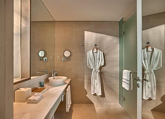 Meliá Aurea Nha Trang - Badbeispiel Premium Ocean View (Zimmercodierung UMM)