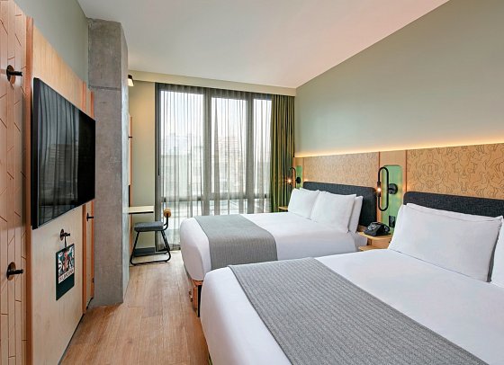 Moxy Brooklyn Williamsburg - Wohnbeispiel Room Two Double beds (Zimmercodierung UG4)