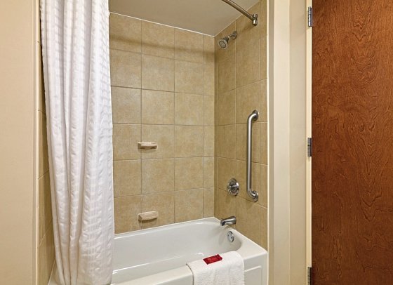 Candlewood Suites New York City – Times Square - Beispiel Bad Studio Suite One bed (Zimmercodierung UG2)