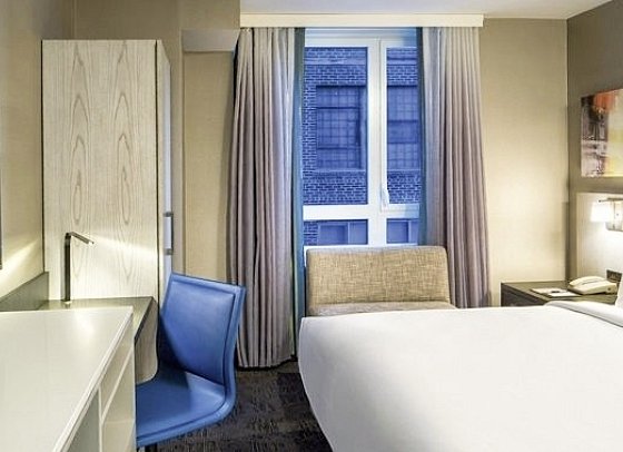 Doubletree by Hilton New York Times Square West - Wohnbeispiel 1 King Bed Standard (Zimmercodierung UG2)