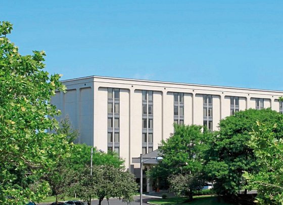  Best Western Plus Meadowlands