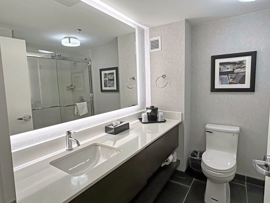 Best Western Plus Meadowlands Secaucus - Beispiel Bad (Zimmercodierungen UG1, UG2 & UG4)