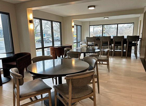  Best Western Plus Meadowlands