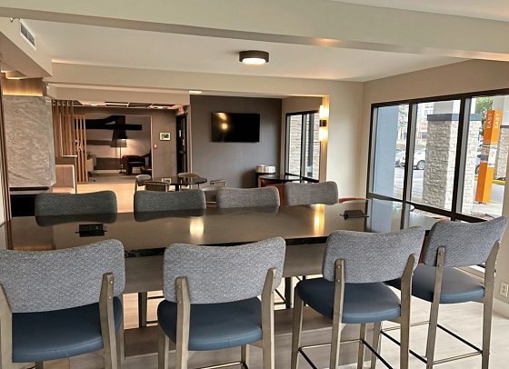  Best Western Plus Meadowlands