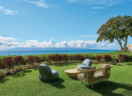 Royal Lahaina Resort & Bungalows