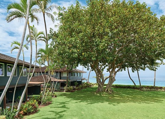 Royal Lahaina Resort & Bungalows