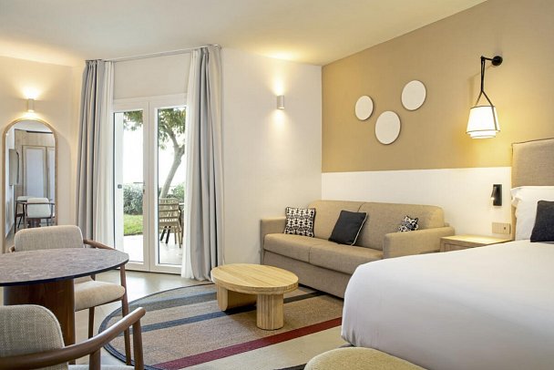 Mangia's Sardinia Resort - Wohnbeispiel Doppelzimmer Superior Meerblick (Zimmercodierung DSM)