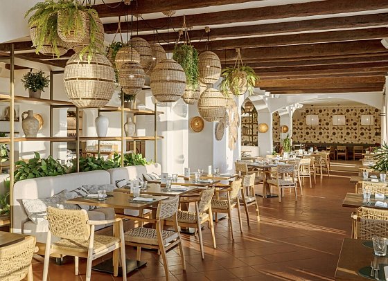 Mangia's Santa Teresa Sardinia, Curio Collection by Hilton