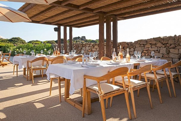 Mangia's Santa Teresa Sardinia, Curio Collection by Hilton
