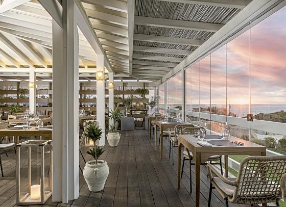 Mangia's Santa Teresa Sardinia, Curio Collection by Hilton