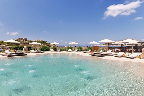 Mangia's Santa Teresa Sardinia, Curio Collection by Hilton