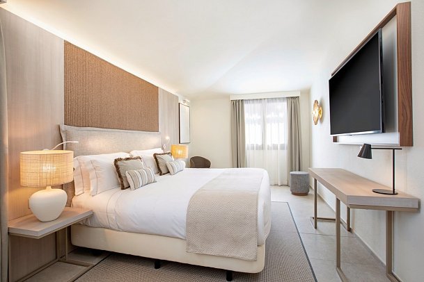 Mangia's Santa Teresa Sardinia, Curio Collection by Hilton - Zimmercodierung WB1