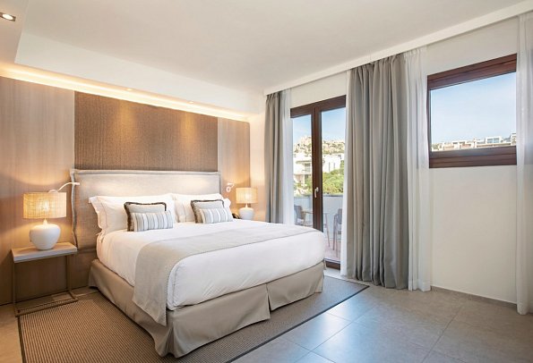 Mangia's Santa Teresa Sardinia, Curio Collection by Hilton - Zimmercodierung DD1