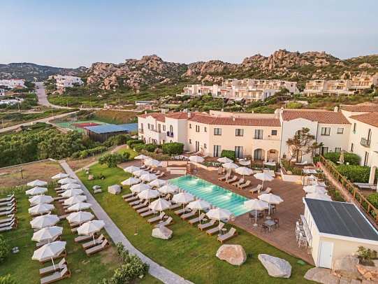 Mangia's Santa Teresa Sardinia, Curio Collection by Hilton