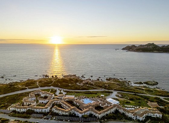 Mangia's Santa Teresa Sardinia, Curio Collection by Hilton