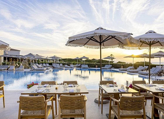 Mangia's Santa Teresa Sardinia, Curio Collection by Hilton