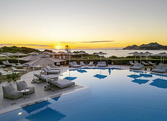 Mangia's Santa Teresa Sardinia, Curio Collection by Hilton