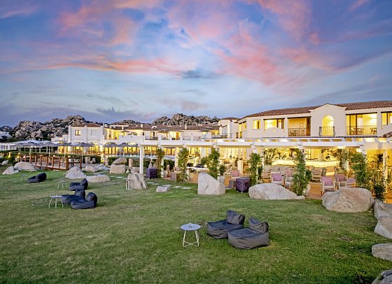 Mangia's Santa Teresa Sardinia, Curio Collection by Hilton