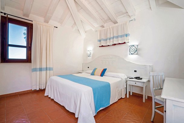 Galanias Hotel & Retreat