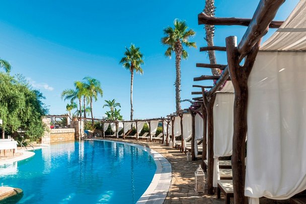 Galanias Hotel & Retreat