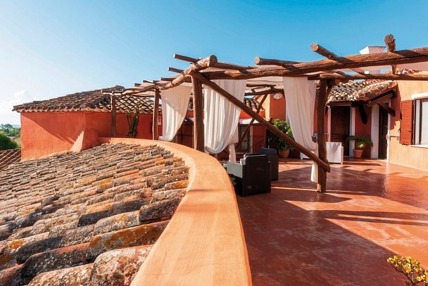 Galanias Hotel & Retreat