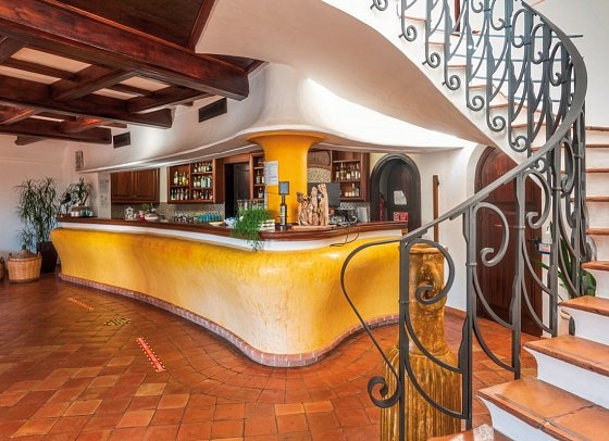 Galanias Hotel & Retreat