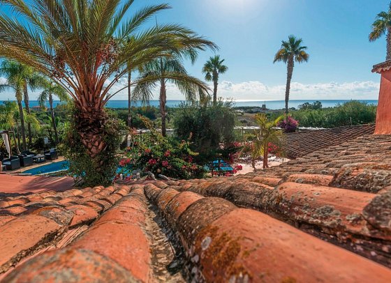 Galanias Hotel & Retreat