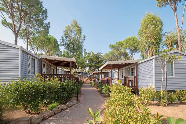 Baia Holiday Isuledda - Wohnbeispiel Mobilheim Baia Sardinia (Zimmercodierung CB4)