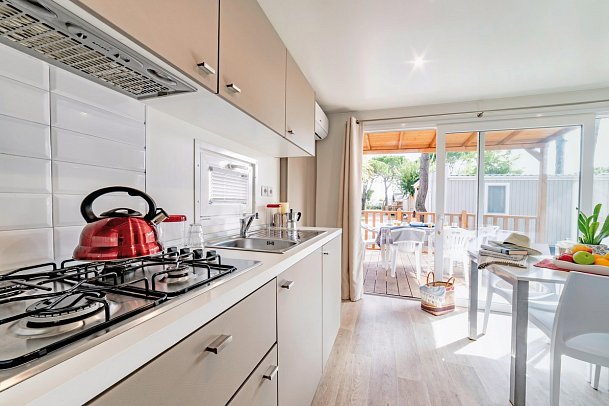 Baia Holiday Isuledda - Wohnbeispiel Mobilheim Baia Revolution (Zimmercodierung CB6)