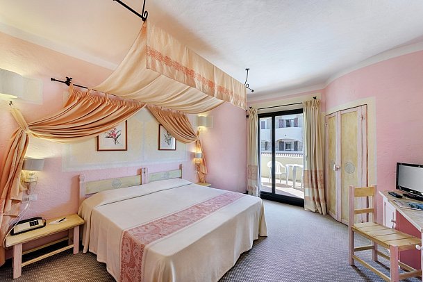 Grand Hotel Smeraldo Beach - Wohnbeispiel Doppelzimmer seitl. Meerblick (Zimmercodierung D1N)