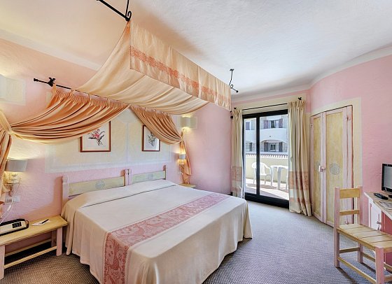 Grand Hotel Smeraldo Beach - Wohnbeispiel Doppelzimmer seitl. Meerblick (Zimmercodierung D1N)