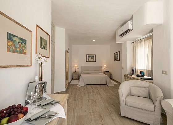 Grand Relais dei Nuraghi - Wohneispiel Juniorsuite Garten und Privatpool (Zimmercodierung J1R)