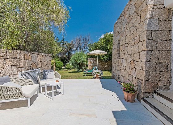Grand Relais dei Nuraghi - Wohneispiel Juniorsuite mit Garten (Zimmercodierung J1G)