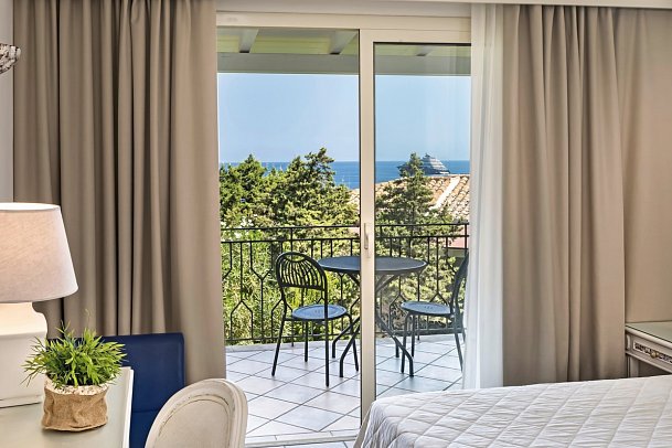 Grand Hotel in Porto Cervo - Wohnbeispiel Doppelzimmer Classic Meerblick (Zimmercodierung D1M)