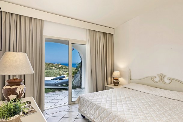 Grand Hotel in Porto Cervo - Wohnbeispiel Doppelzimmer Classic Meerblick (Zimmercodierung D1M)