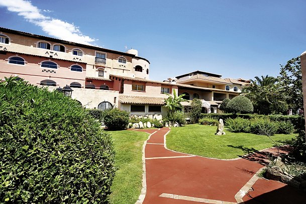 Colonna Beach Hotel - Außenansicht