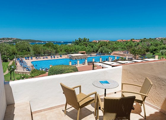Colonna Beach Hotel & Residence