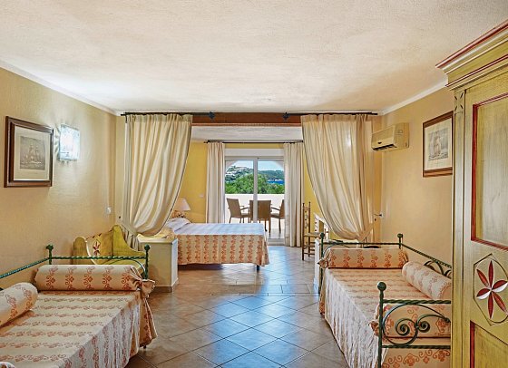 Colonna Beach Hotel & Residence