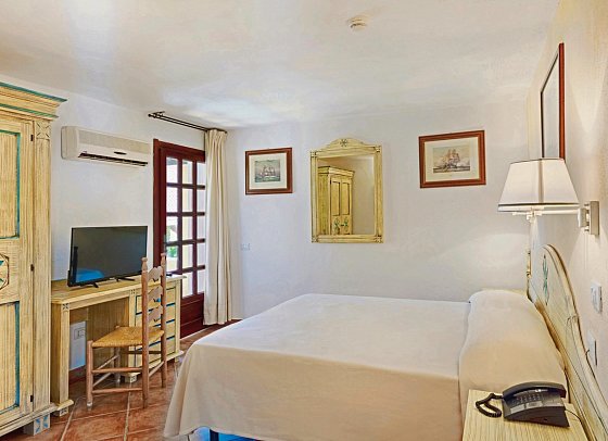 Colonna Beach Hotel & Residence
