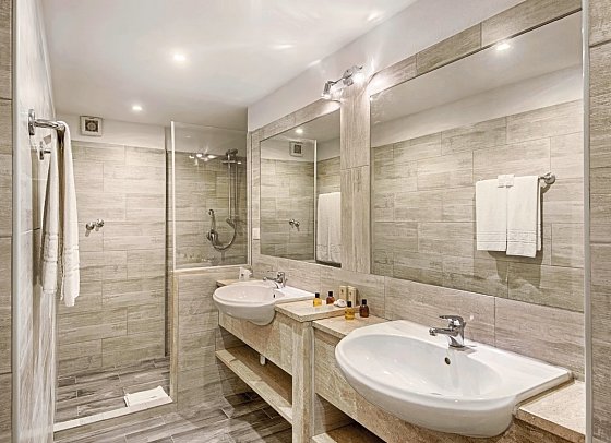 Colonna Beach Hotel & Residence