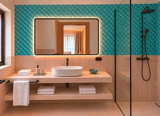 Hotel Resort & SPA Baia Caddinas - Wohnbeispiel Mare Family Suite (Zimmercodierung FB4)