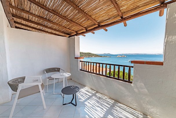 Hotel La Bisaccia - Wohnbeispiel Doppelzimmer Superior Meerblick Hauptgebäude (Zimmercodierung DSM)