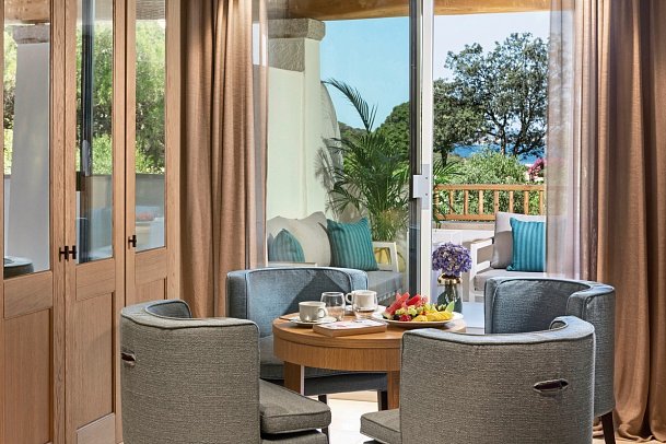 Hotel La Bisaccia - Wohnbeispiel Suite Gartenblick Nebengeäude (Zimmercodierung W1G)