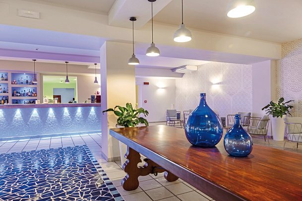 Blu Hotel Laconia Village