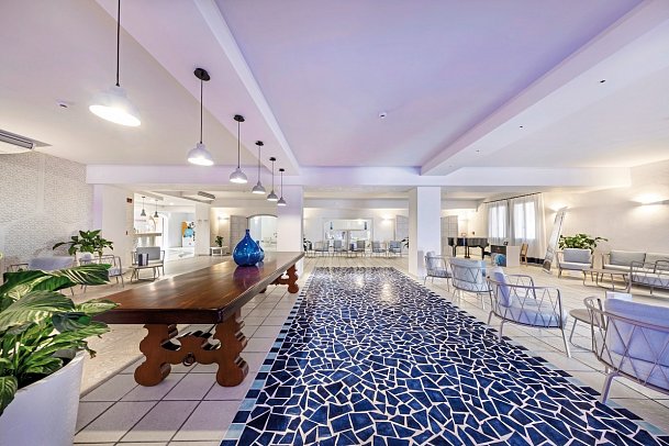 Blu Hotel Laconia Village