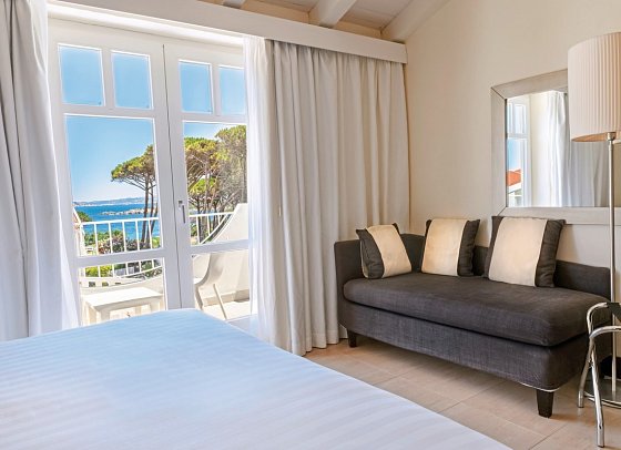 La Coluccia Hotel & Beach Club - Wohnbeispiel Doppelzimmer Deluxe Meerblick