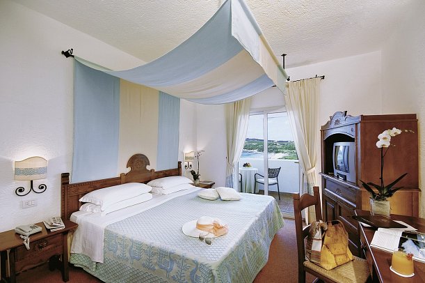 Grand Hotel Colonna Capo Testa - Wohnbeispiel Doppelzimmer Deluxe Meerblick (Zimmercodierungen DDM & DPM)